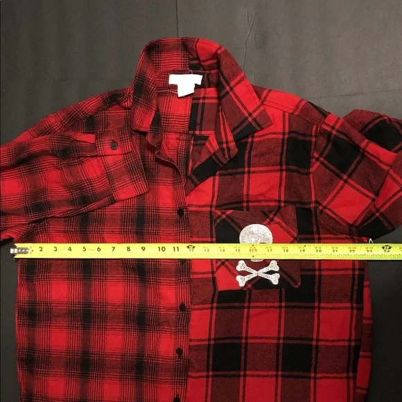 Red black plaid look rhinestone skull pocket button down shirt size large new - Picture 7 of 10
